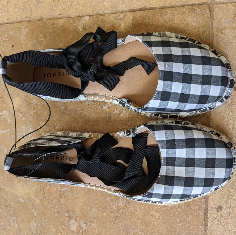 Gingham ankle wrap espadrilles NWT